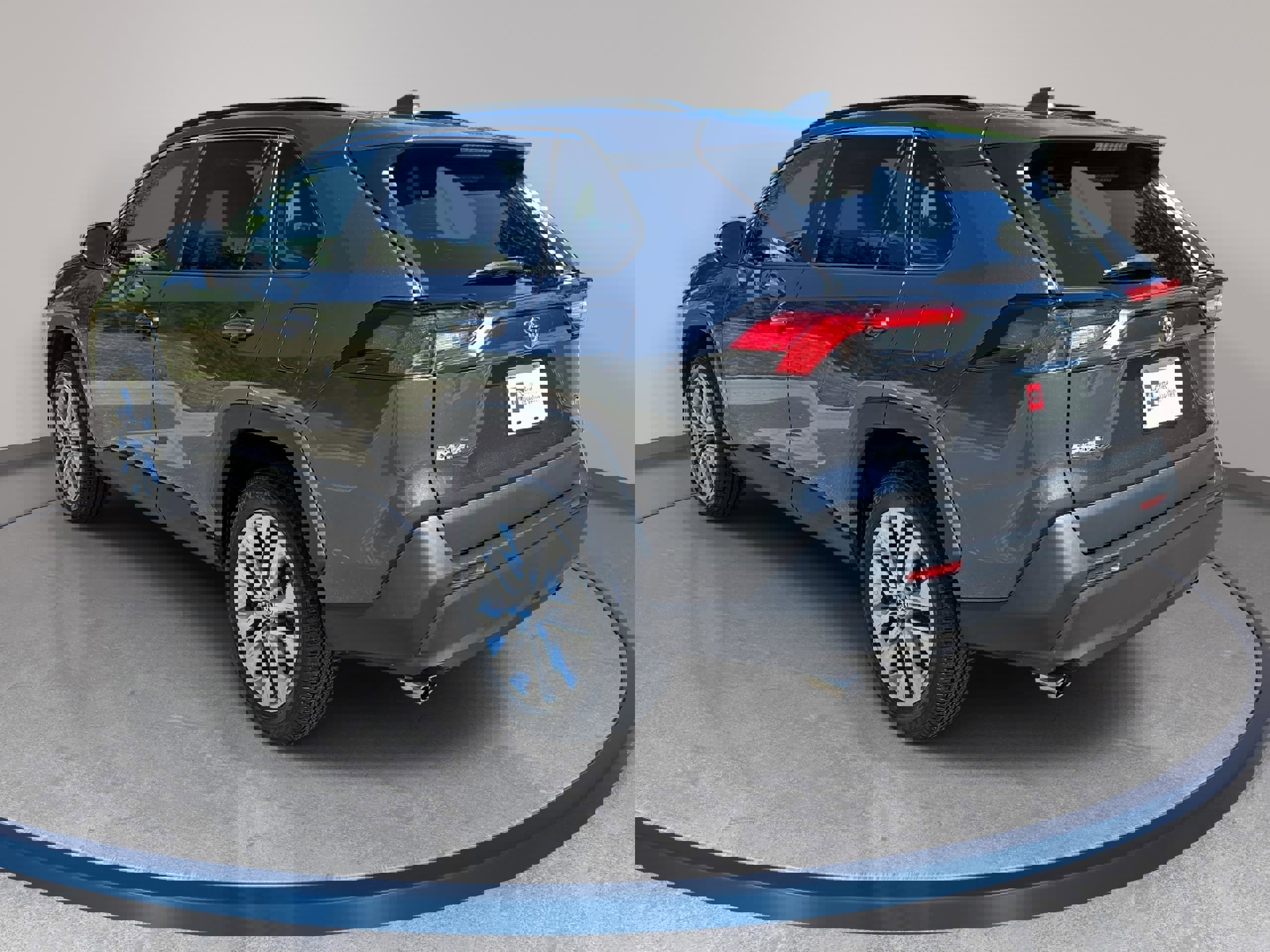 Used 2023 Toyota RAV4 XLE Premium FWD image 7