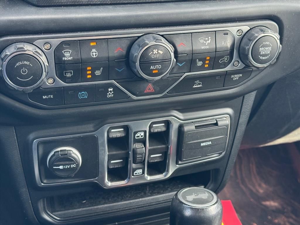 Used 2022 Jeep Wrangler Unlimited Sahara w/ Cold Weather Group image 18