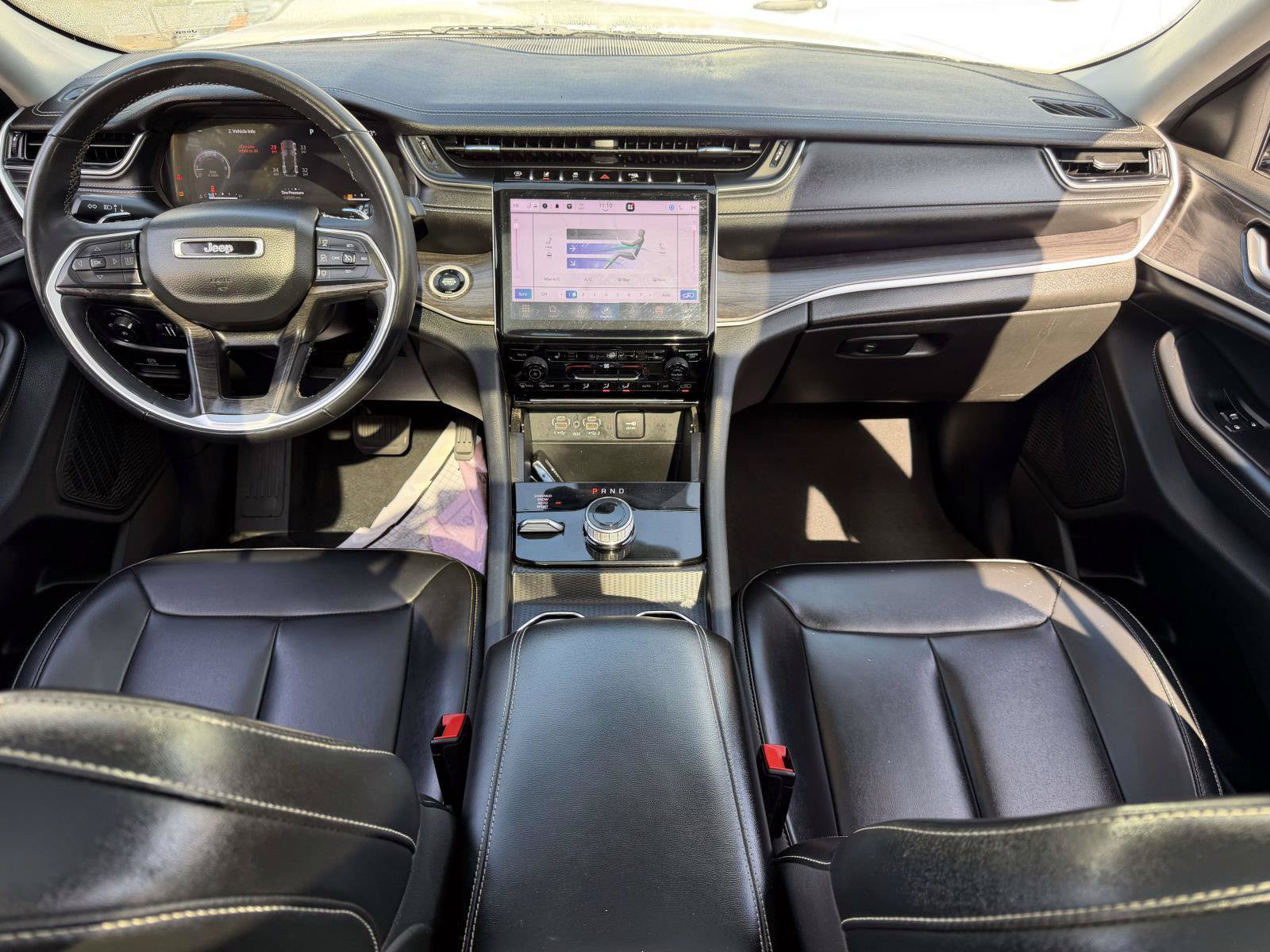 Used 2024 Jeep Grand Cherokee Limited AWD/4WD image 11