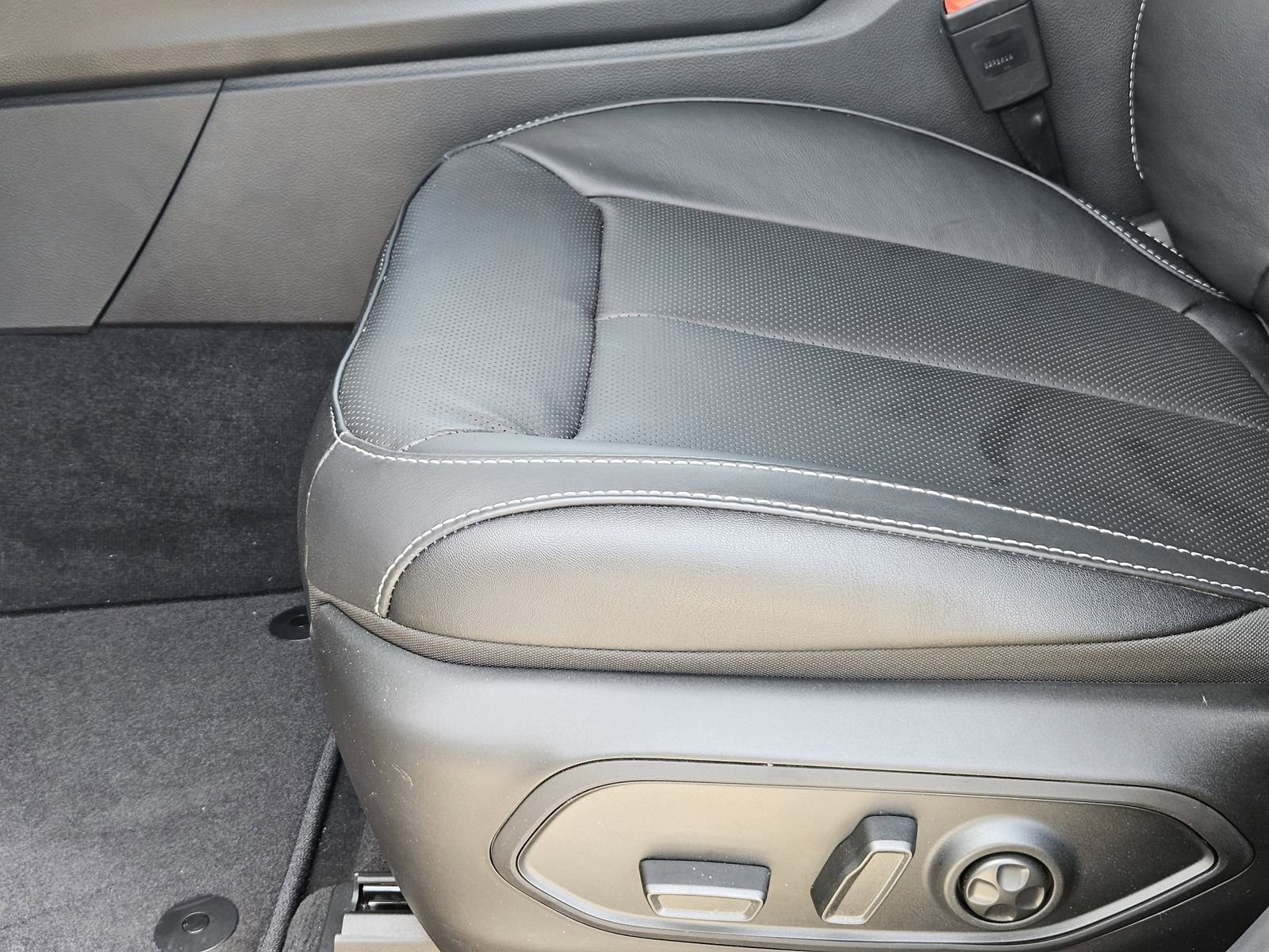 New 2026 Jeep Grand Cherokee L Limited image 23