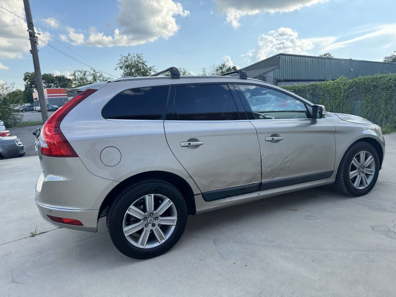 Used 2016 Volvo XC60 T6 w/ Proximity Package image 14