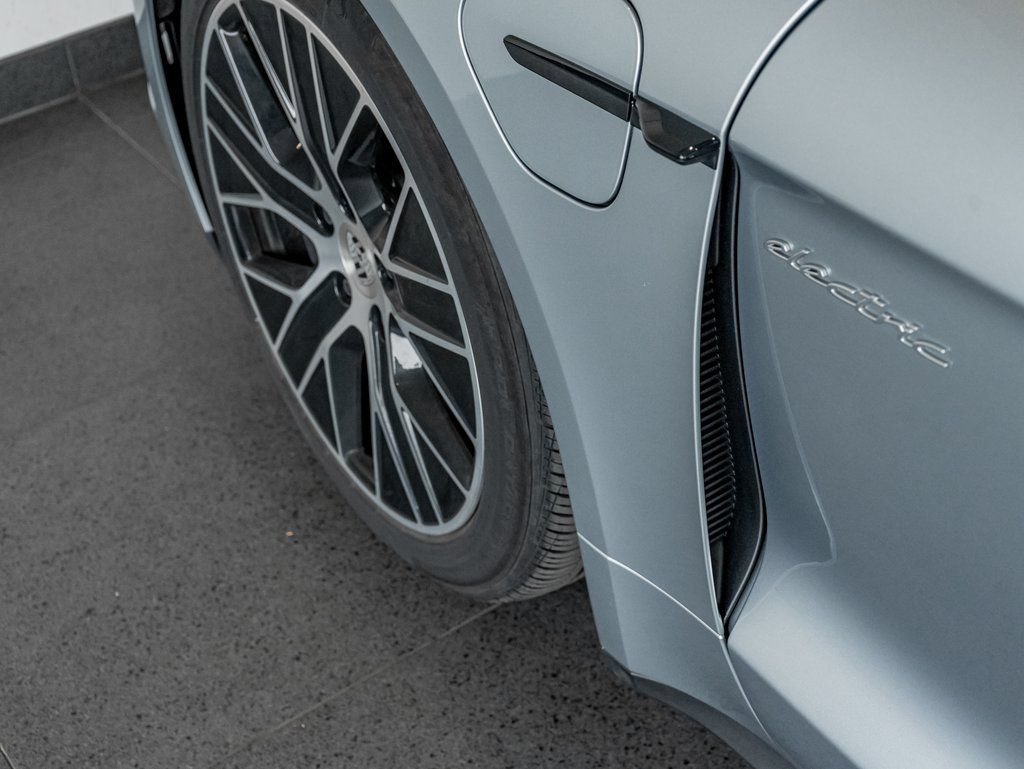 Certified 2025 Porsche Taycan RWD image 13