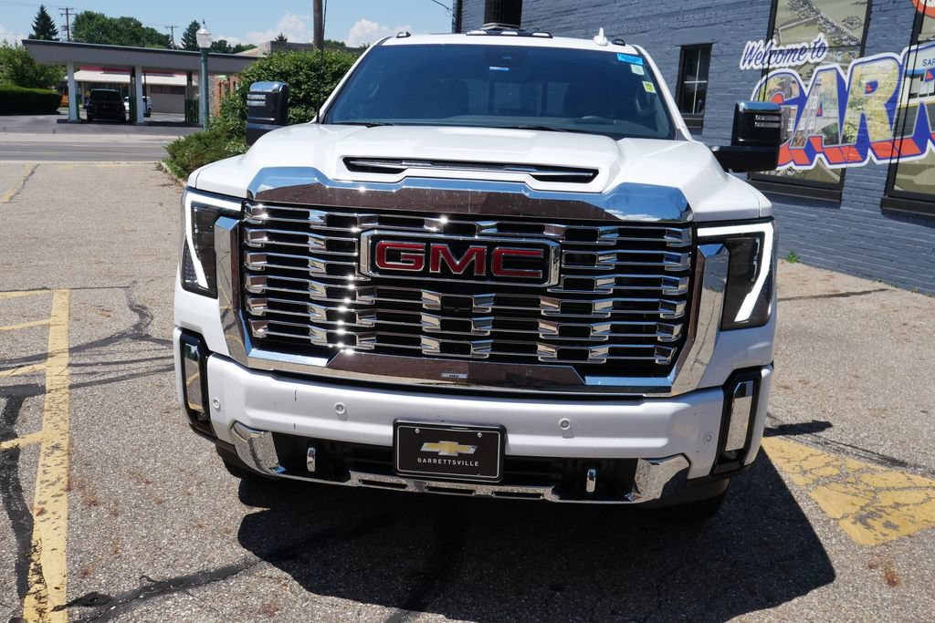 Used 2026 GMC Sierra 3500 Denali w/ Denali Reserve Package AWD/4WD image 2