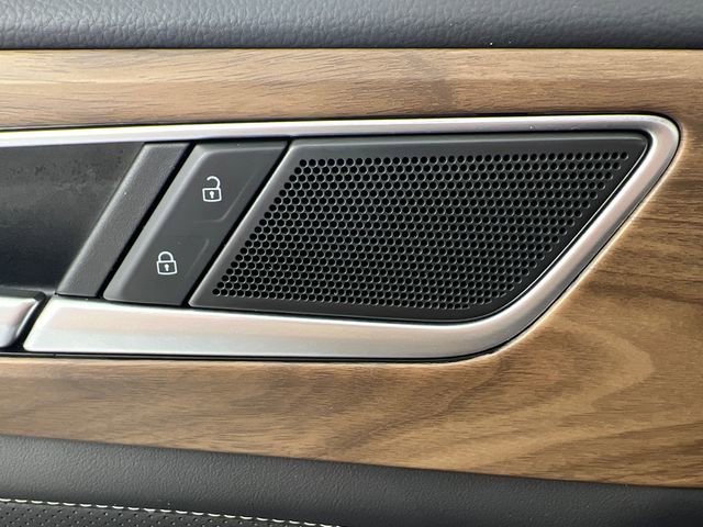 Used 2025 Volkswagen Atlas SE image 12