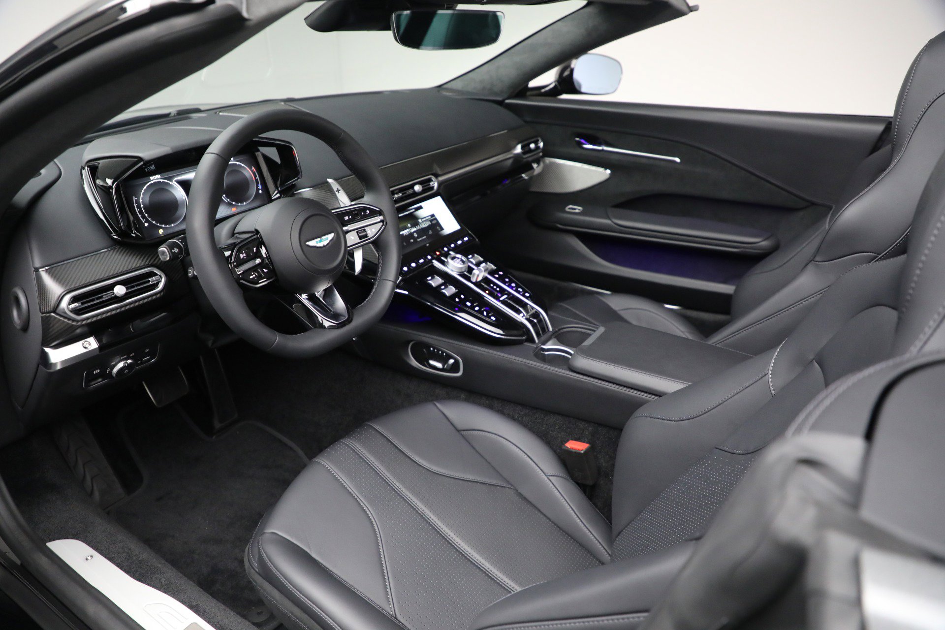 New 2026 Aston Martin V8 Vantage Roadster image 25