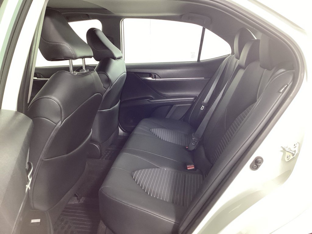 Used 2021 Toyota Camry SE w/ Cold Weather Package image 13