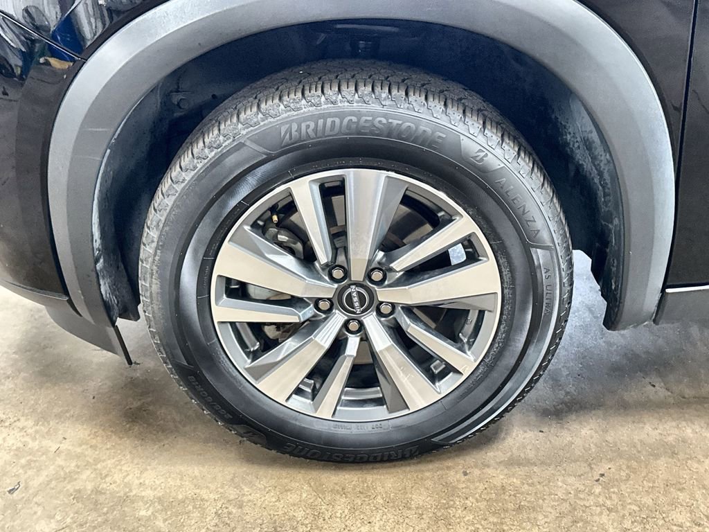 Used 2025 Nissan Pathfinder SL image 32