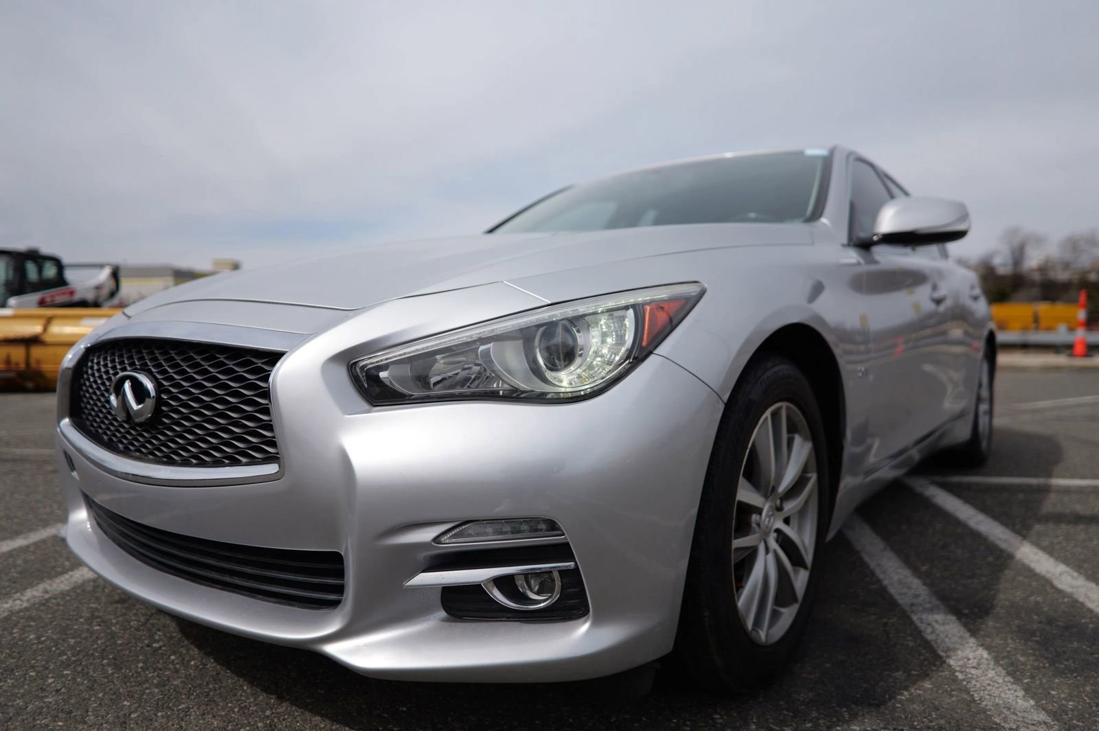 Used 2017 INFINITI Q50 Premium w/ 2.0T Premium Plus Package image 3