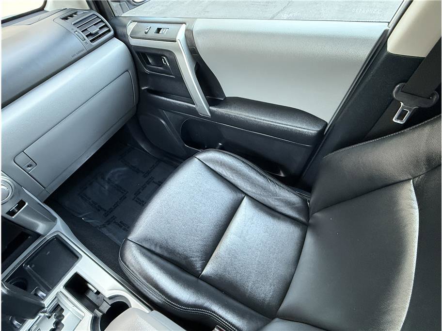 Used 2010 Toyota 4Runner SR5 RWD image 18