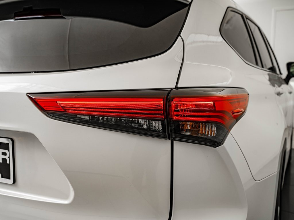 Used 2021 Toyota Highlander Limited image 9