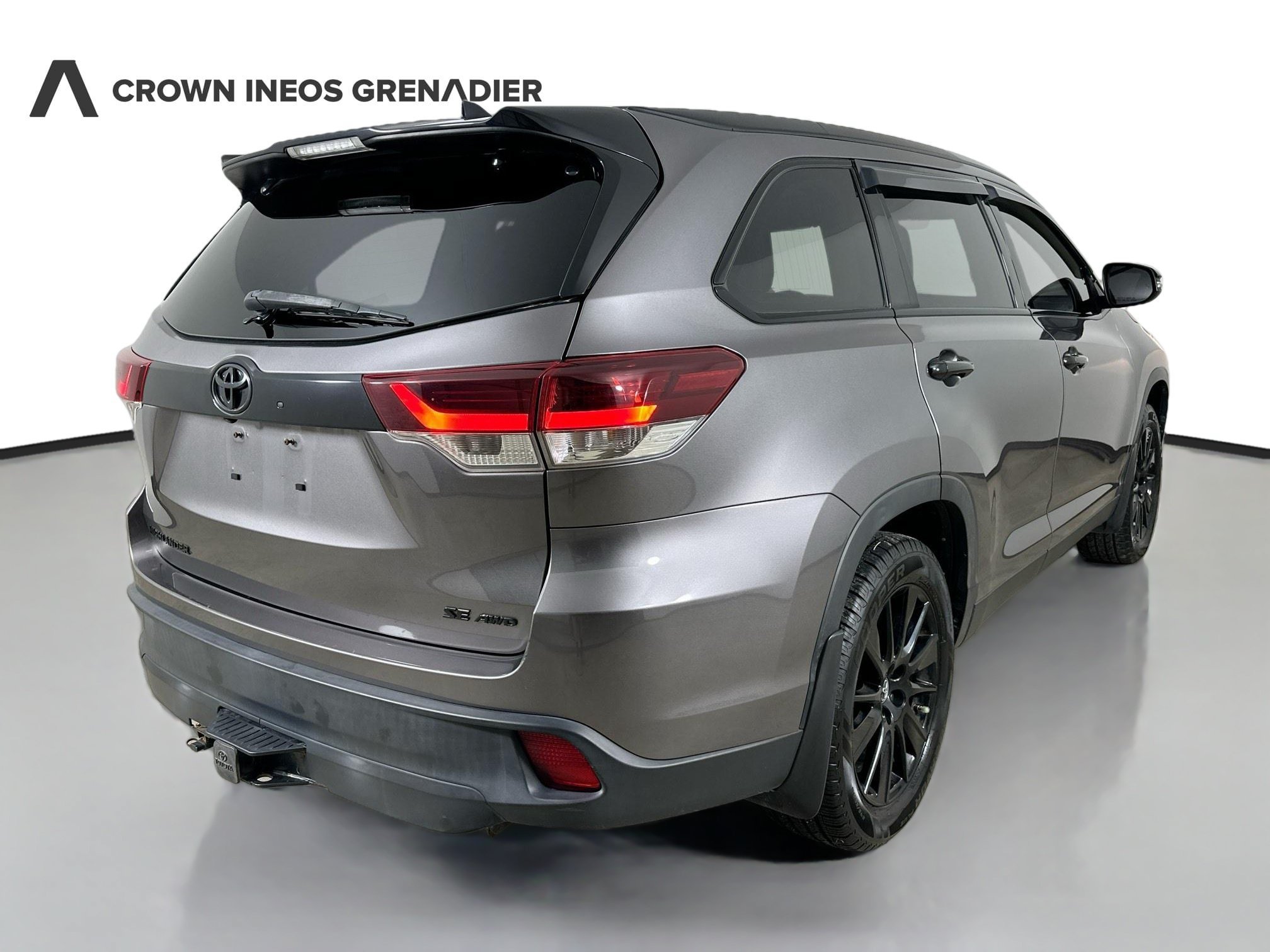 Used 2019 Toyota Highlander SE w/ Nightshade Edition AWD/4WD image 5