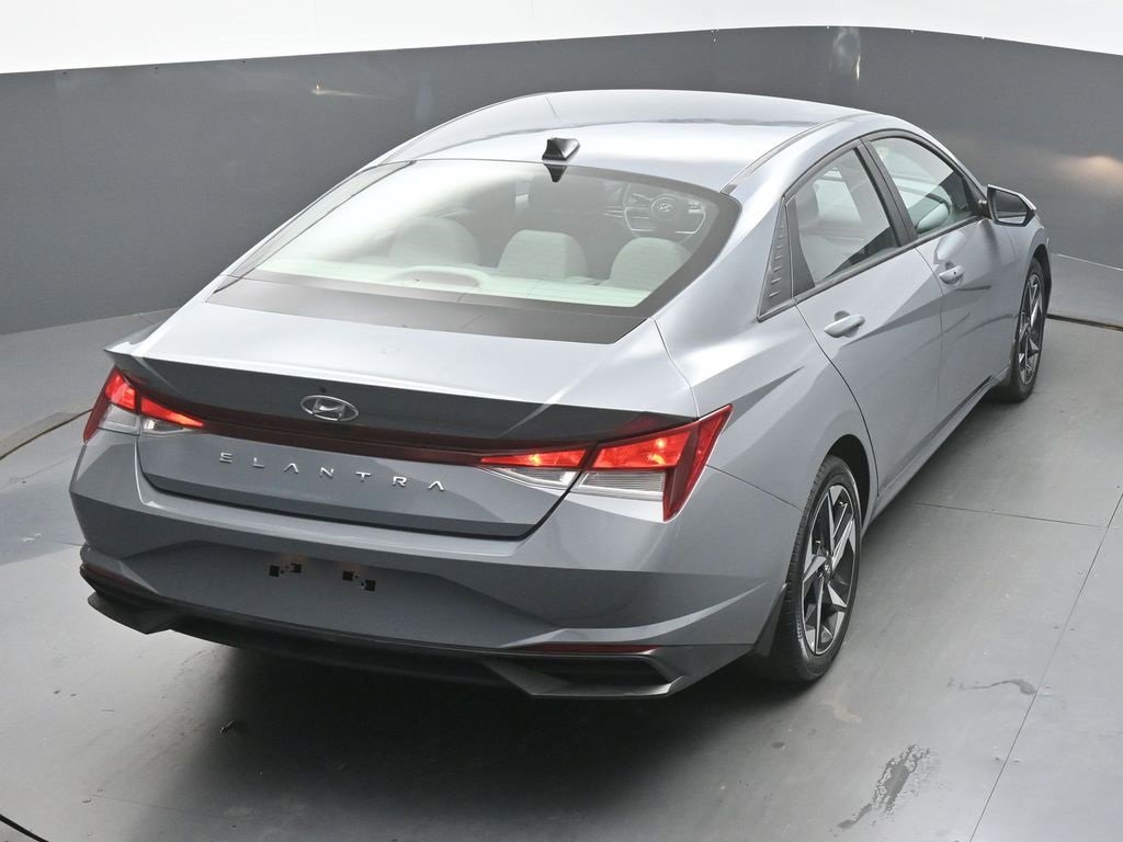 Used 2023 Hyundai Elantra SEL w/ Convenience Package image 44