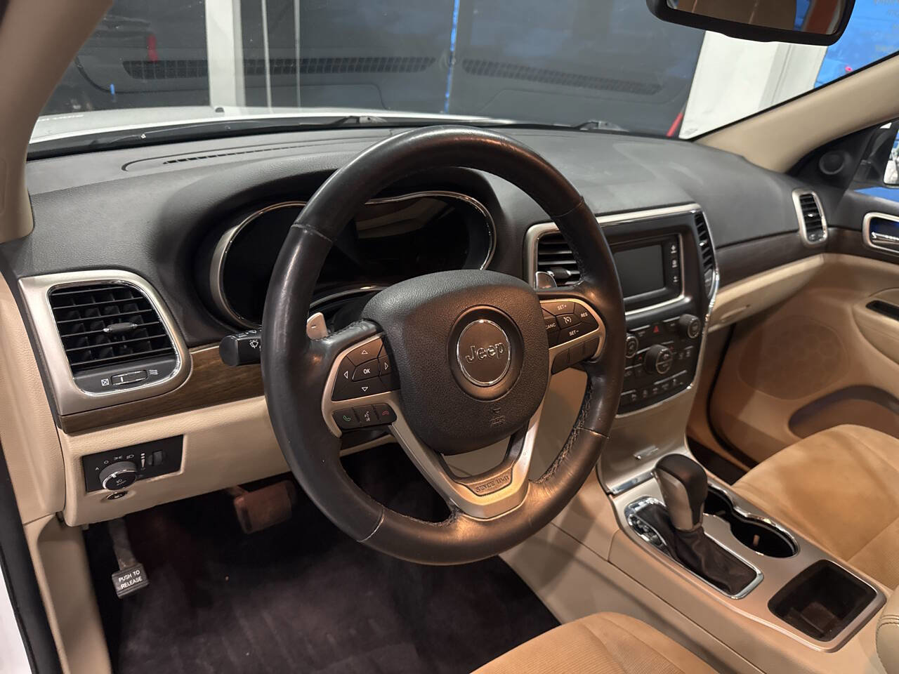 Used 2016 Jeep Grand Cherokee Laredo w/ Quick Order Package 23E AWD/4WD image 21