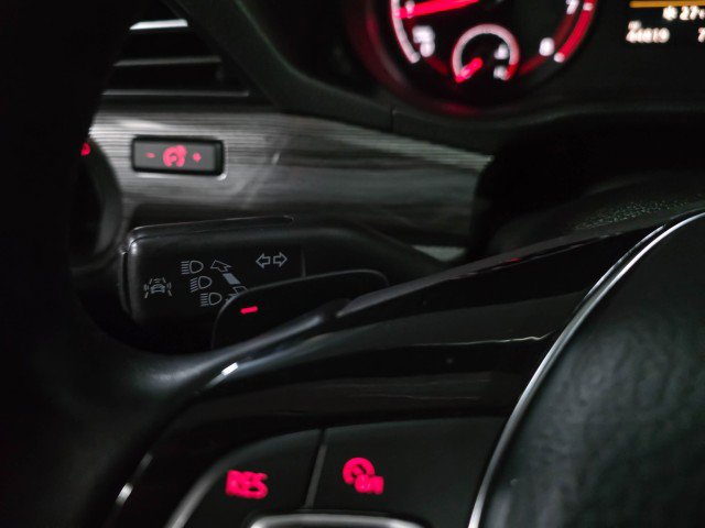 Used 2020 Volkswagen Passat 2.0T R-Line image 21