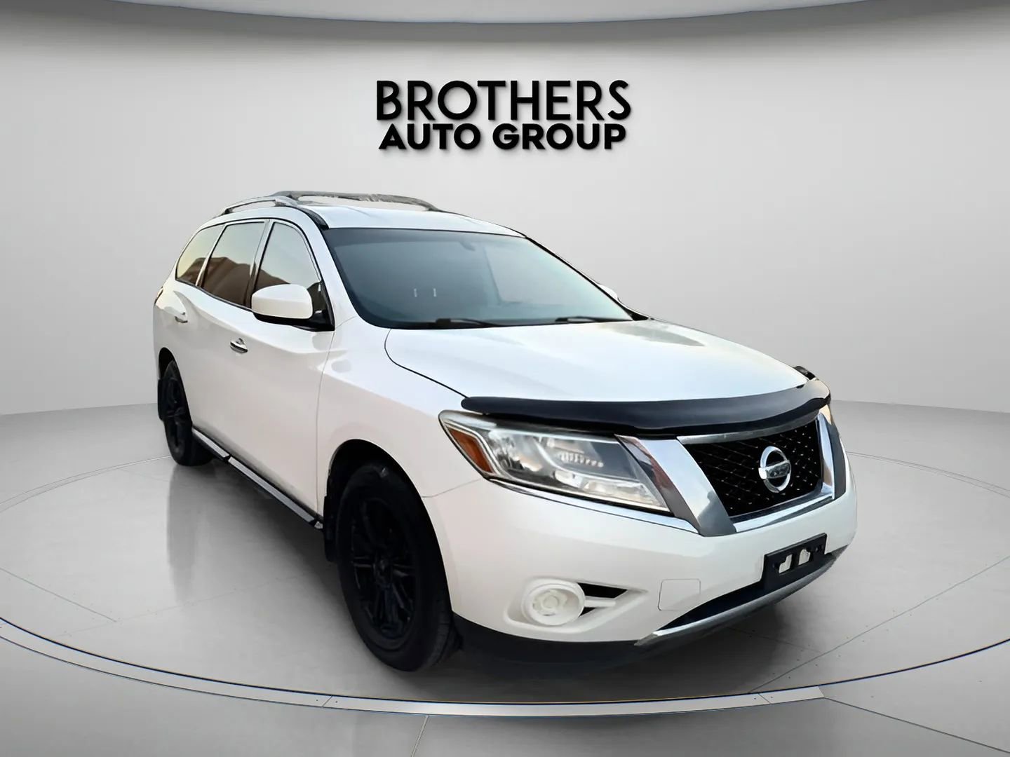 Used 2014 Nissan Pathfinder SV w/ Trailer Tow Package image 3