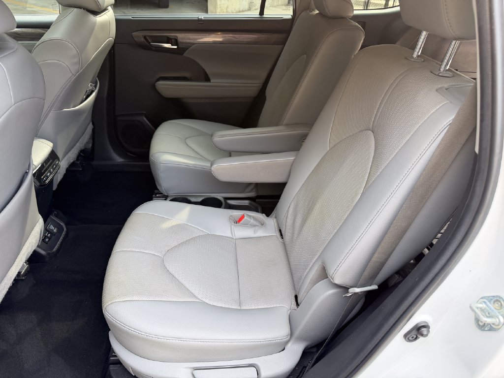 Used 2022 Toyota Highlander Limited AWD/4WD image 24