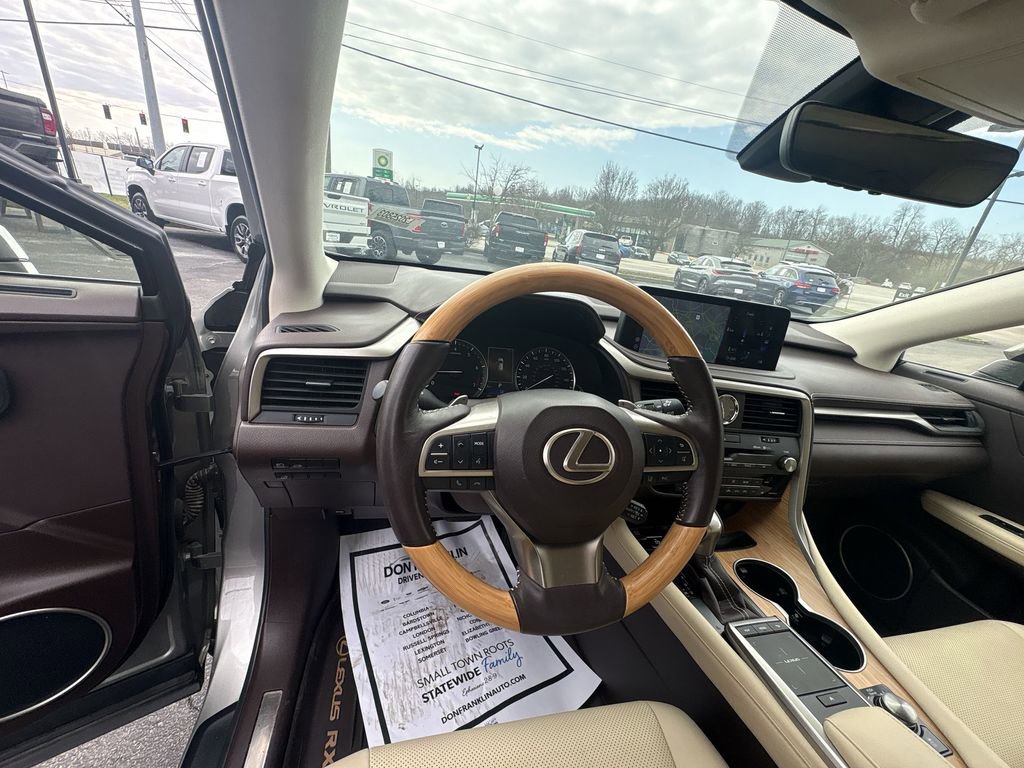 Used 2020 Lexus RX 350L Premium w/ Premium Package image 11