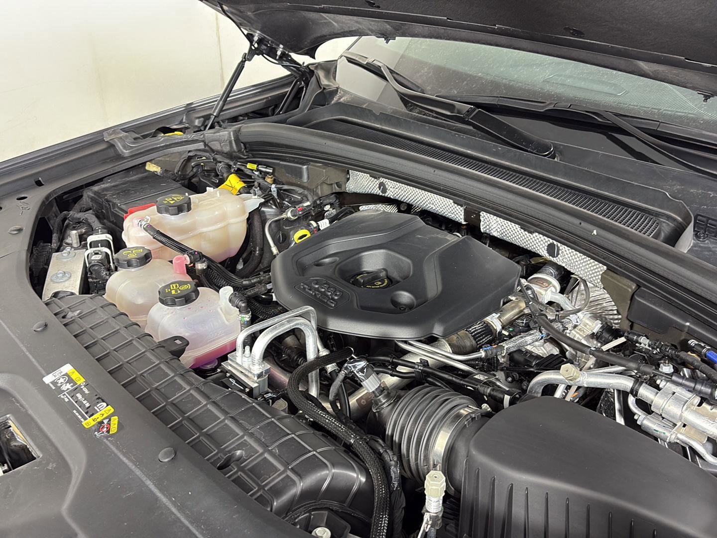 Used 2023 Jeep Grand Cherokee Overland w/ Luxury Tech Group IV image 12