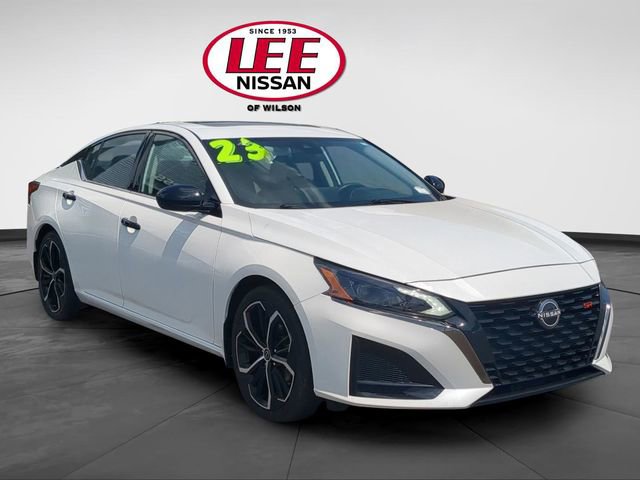 Used 2023 Nissan Altima 2.5 SR w/ SR Premium Package FWD image 1