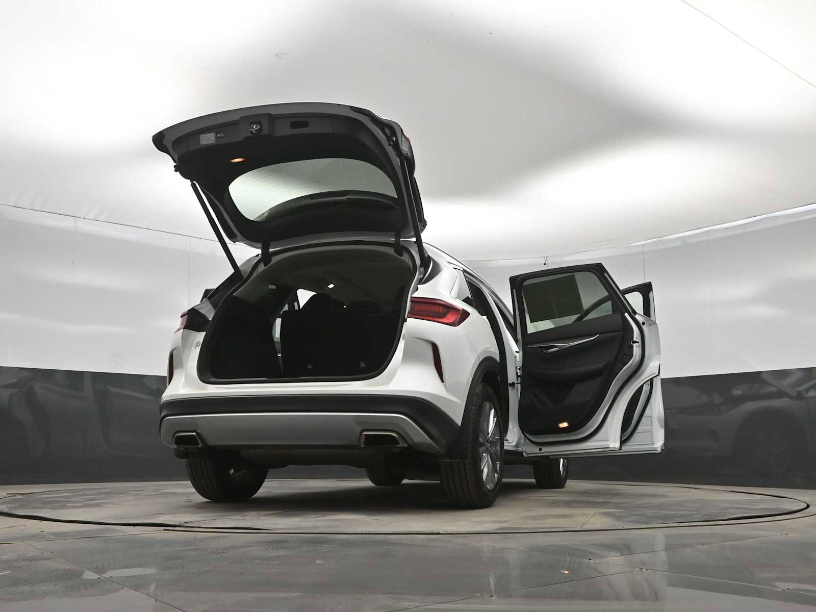 Used 2023 INFINITI QX50 Luxe image 41