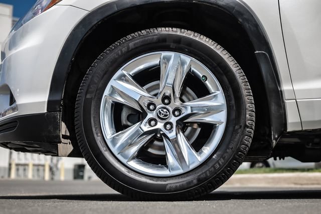 Used 2016 Toyota Highlander Limited FWD image 17