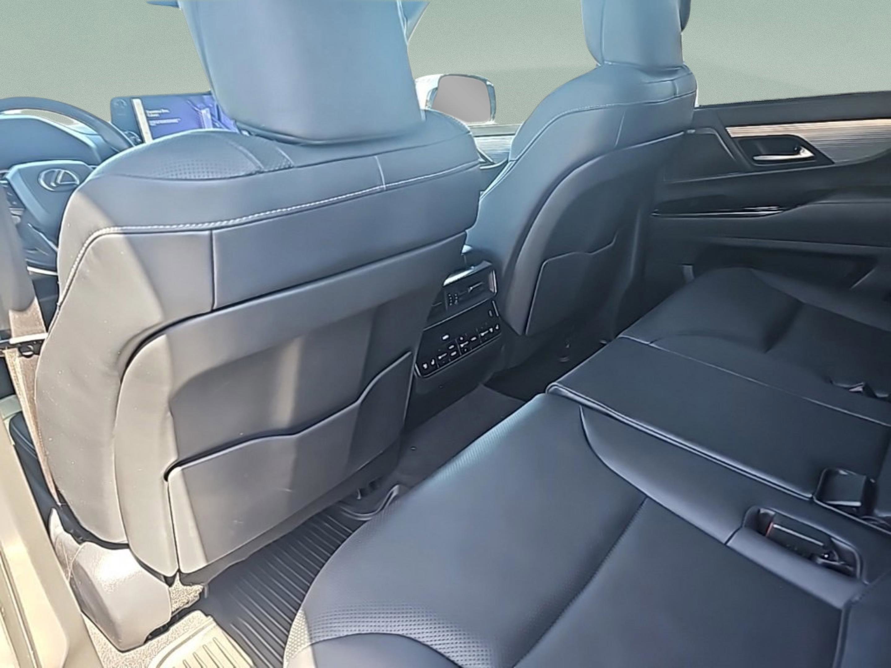 Used 2023 Lexus LX 600 F Sport image 29