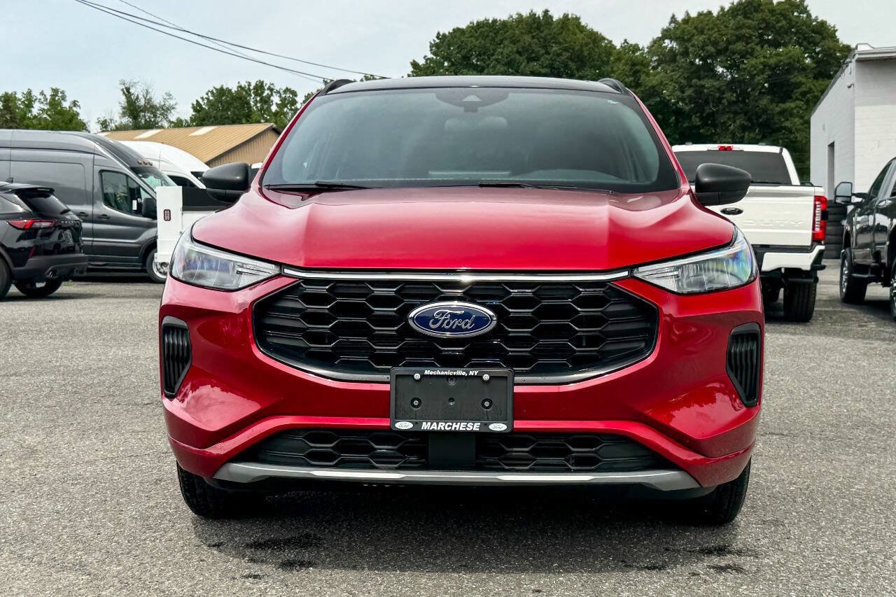 Used 2024 Ford Escape ST-Line w/ Tech Pack #1 AWD/4WD image 8