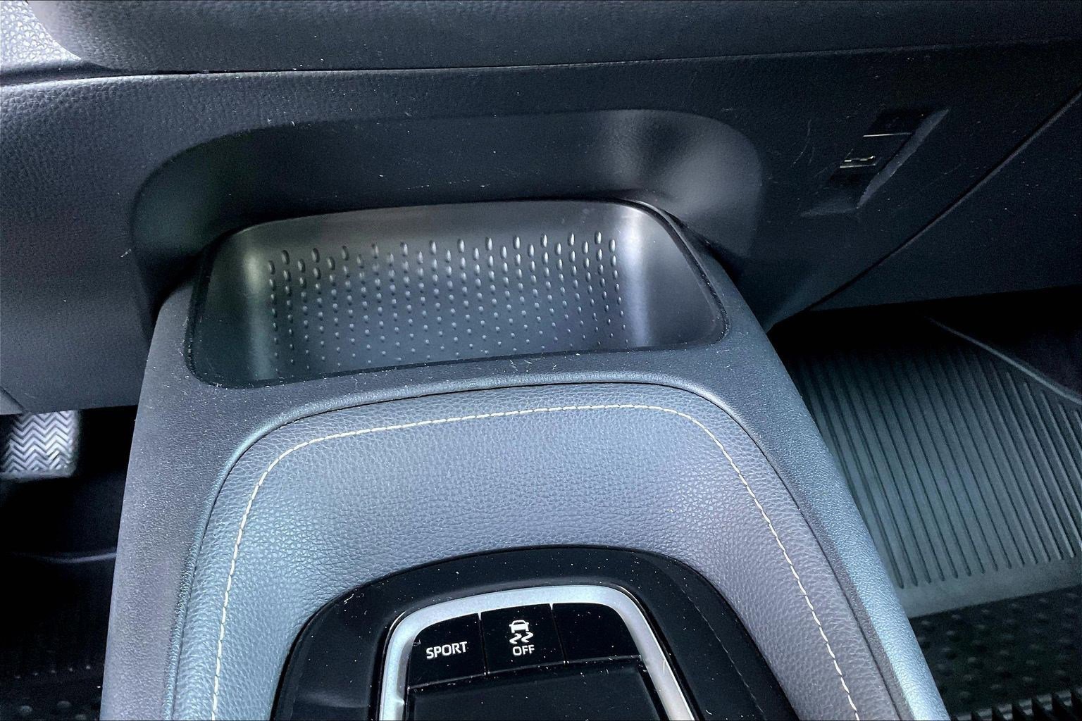 Used 2020 Toyota Corolla SE FWD image 14