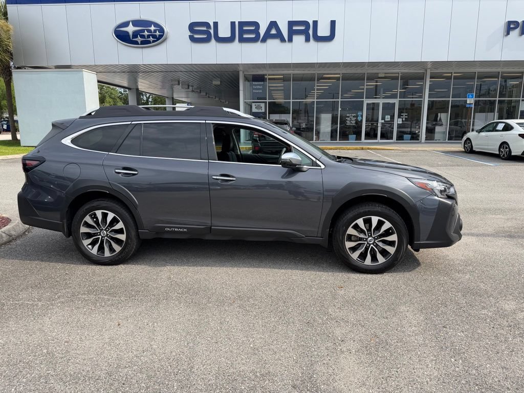 Used 2023 Subaru Outback Touring AWD/4WD image 2