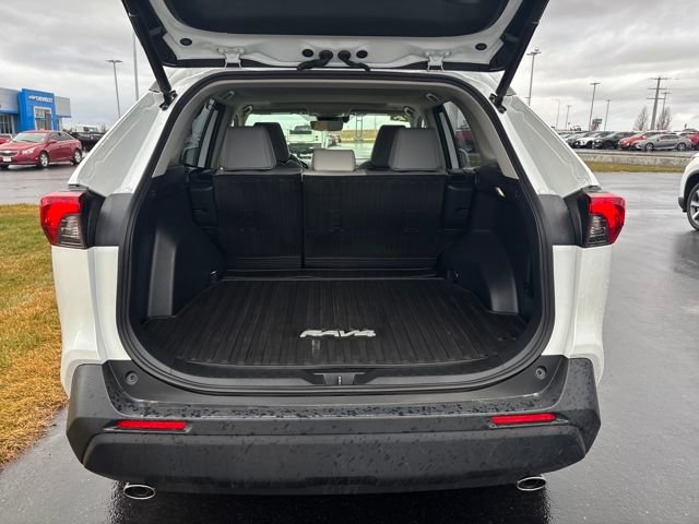 Used 2023 Toyota RAV4 XLE Premium image 25