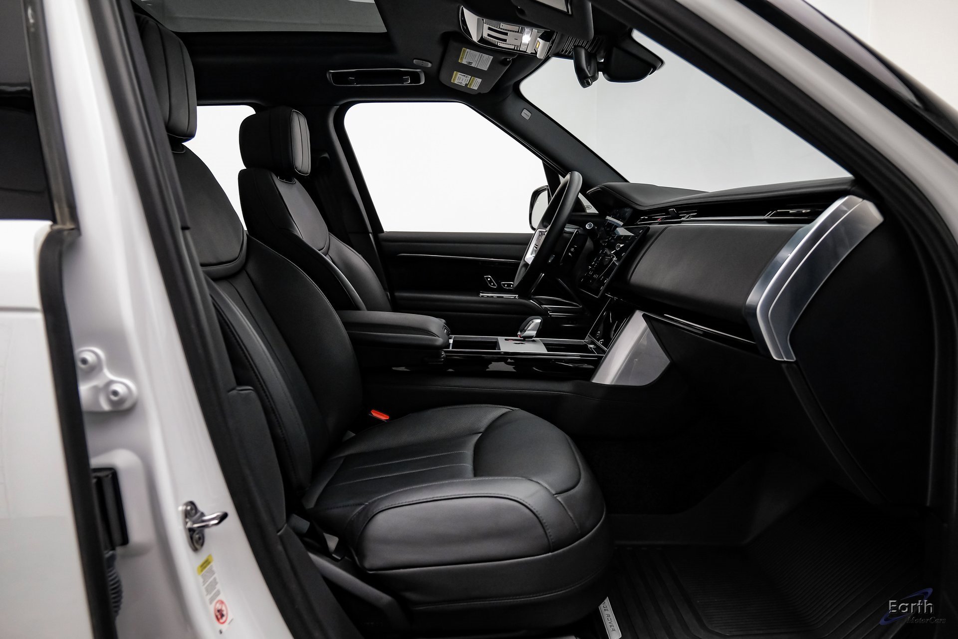 Used 2024 Land Rover Range Rover SE image 42