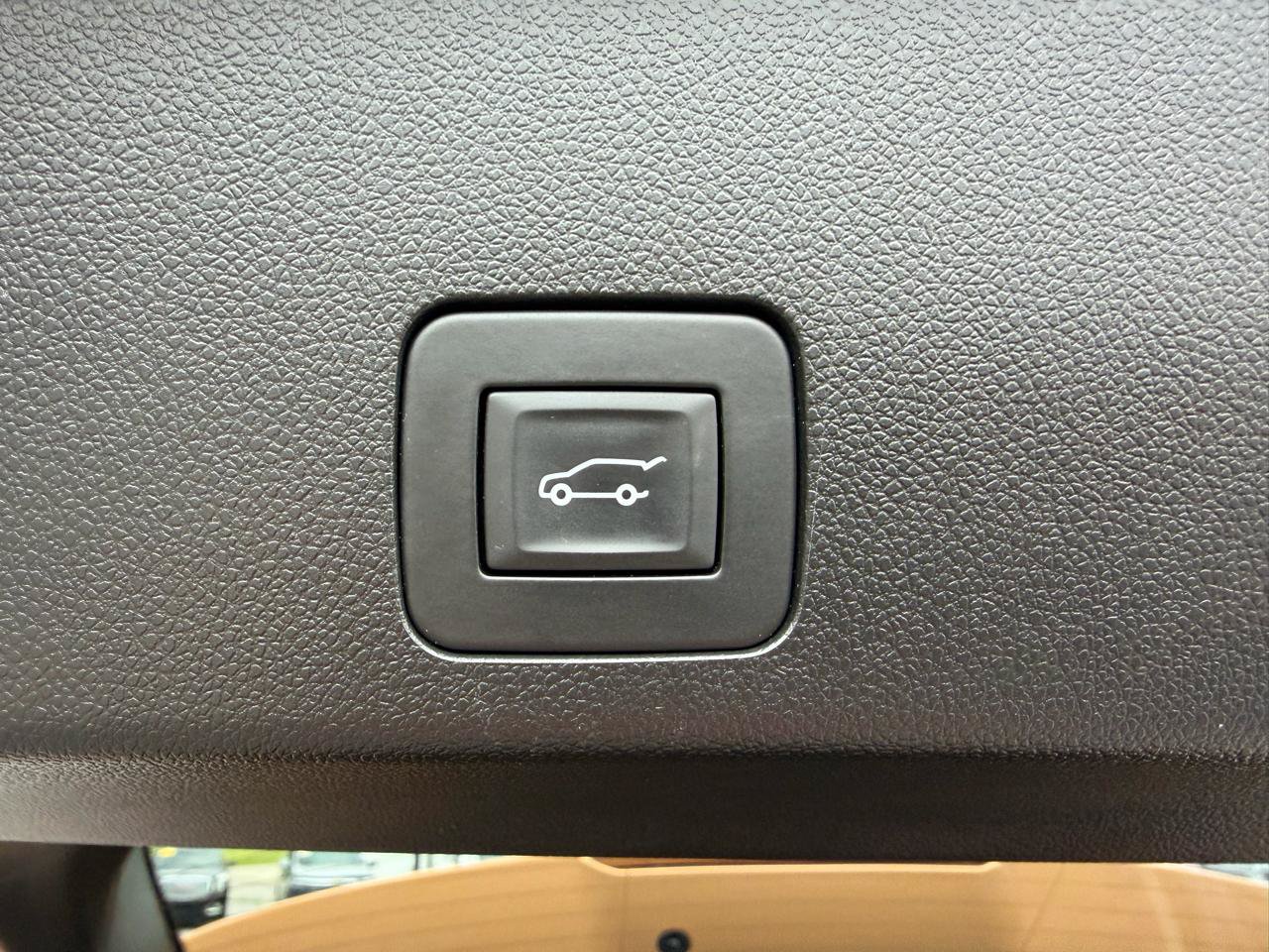 Used 2024 Buick Encore GX Sport Touring AWD/4WD image 7