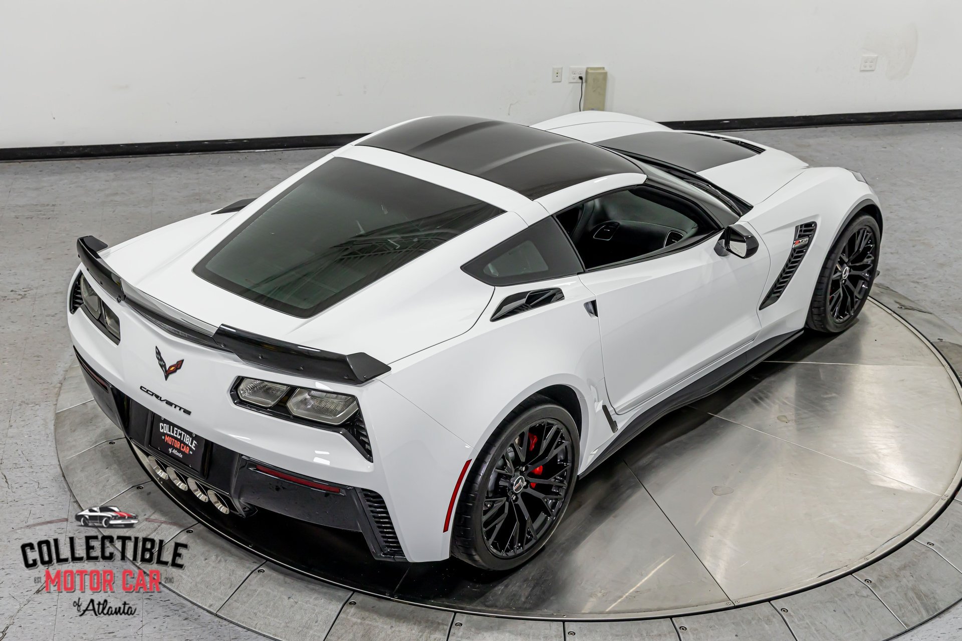 Used 2015 Chevrolet Corvette Z06 w/ 3LZ Preferred Equipment Group RWD image 38