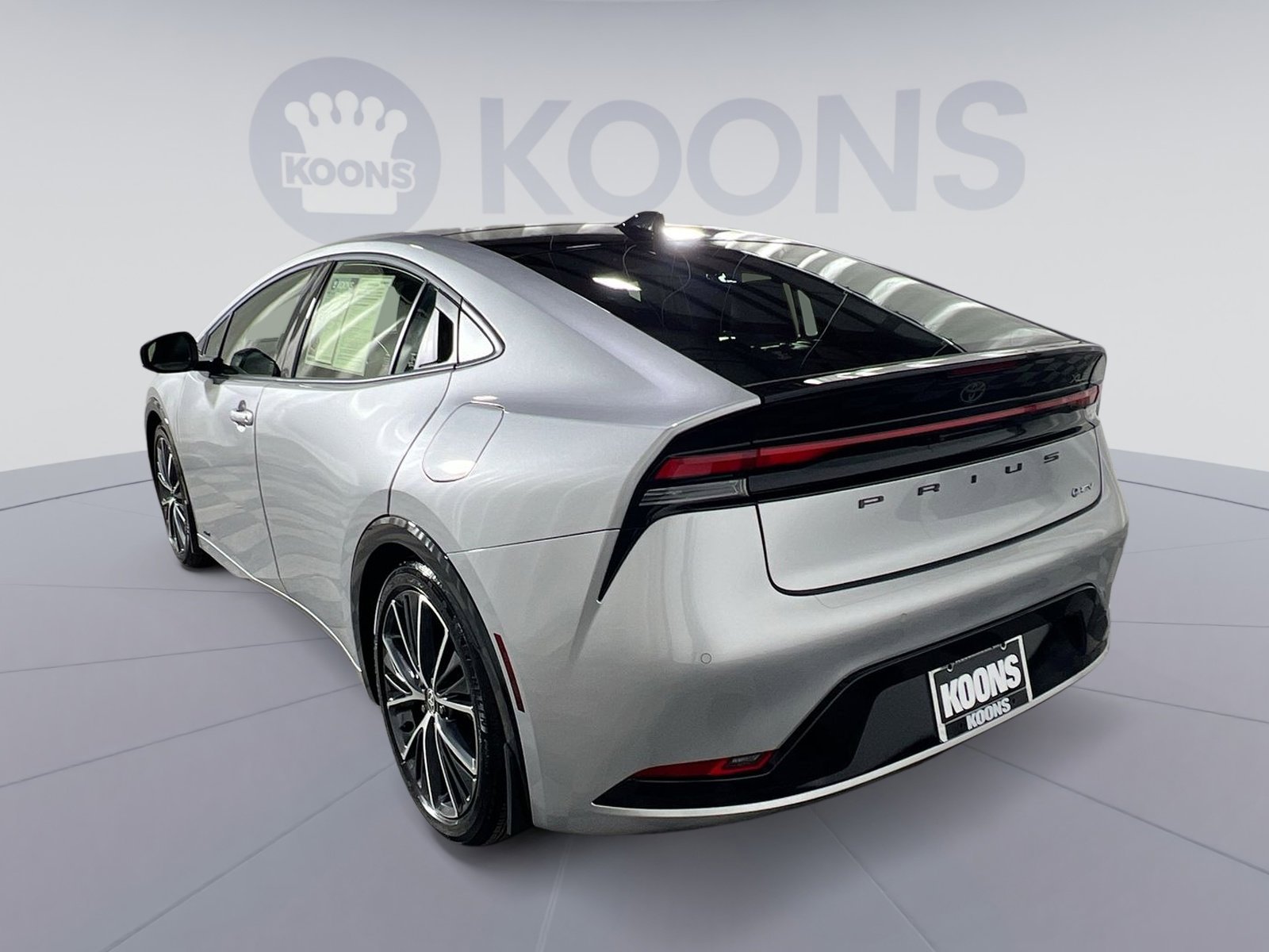 Used 2024 Toyota Prius XLE image 4