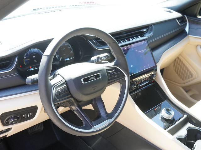 Certified 2025 Jeep Grand Cherokee Limited RWD image 18