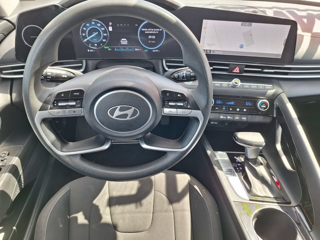 Used 2024 Hyundai Elantra Blue FWD image 22