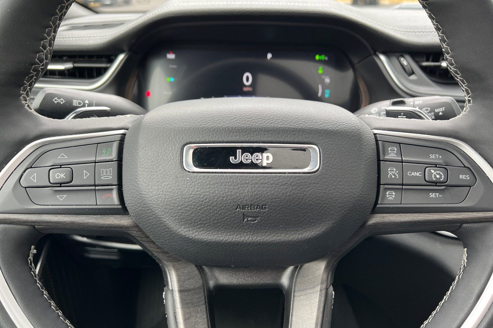 Used 2025 Jeep Grand Cherokee Limited 4xe image 31