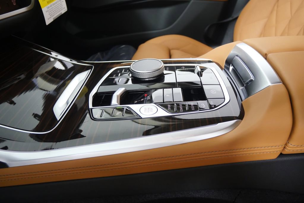 Used 2026 BMW X7 xDrive40i w/ Premium Package image 23