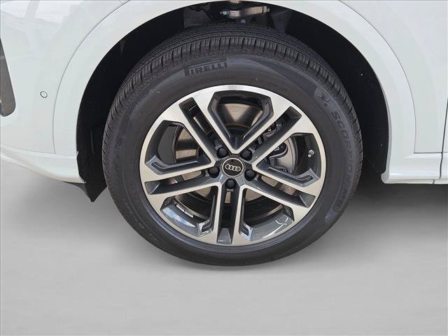 Used 2025 Audi Q5 Premium w/ Premium Plus AWD/4WD image 10