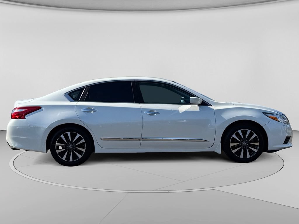 Used 2016 Nissan Altima 2.5 SV FWD image 30