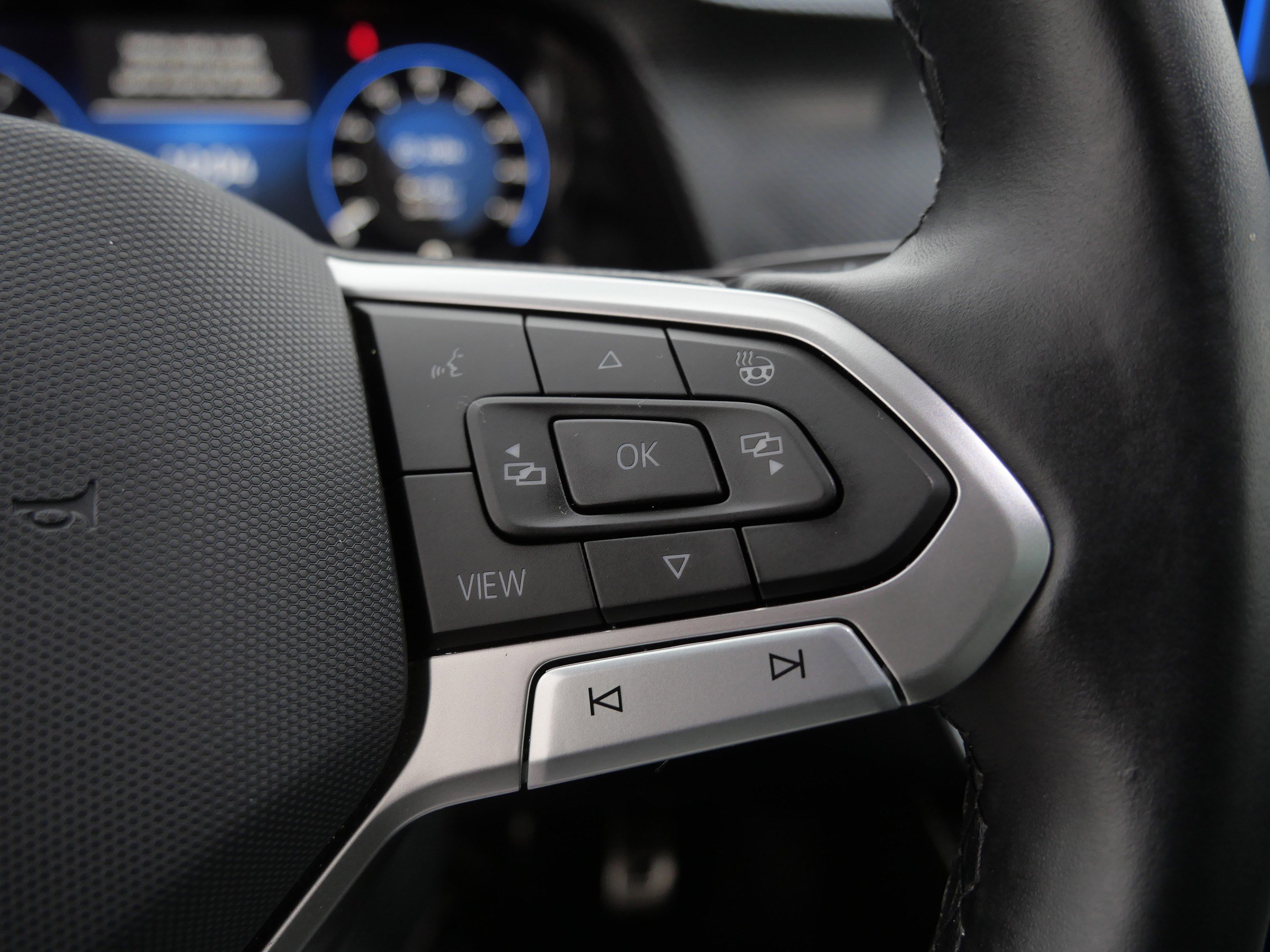 Used 2024 Volkswagen Atlas Cross Sport SEL Premium R-Line image 53