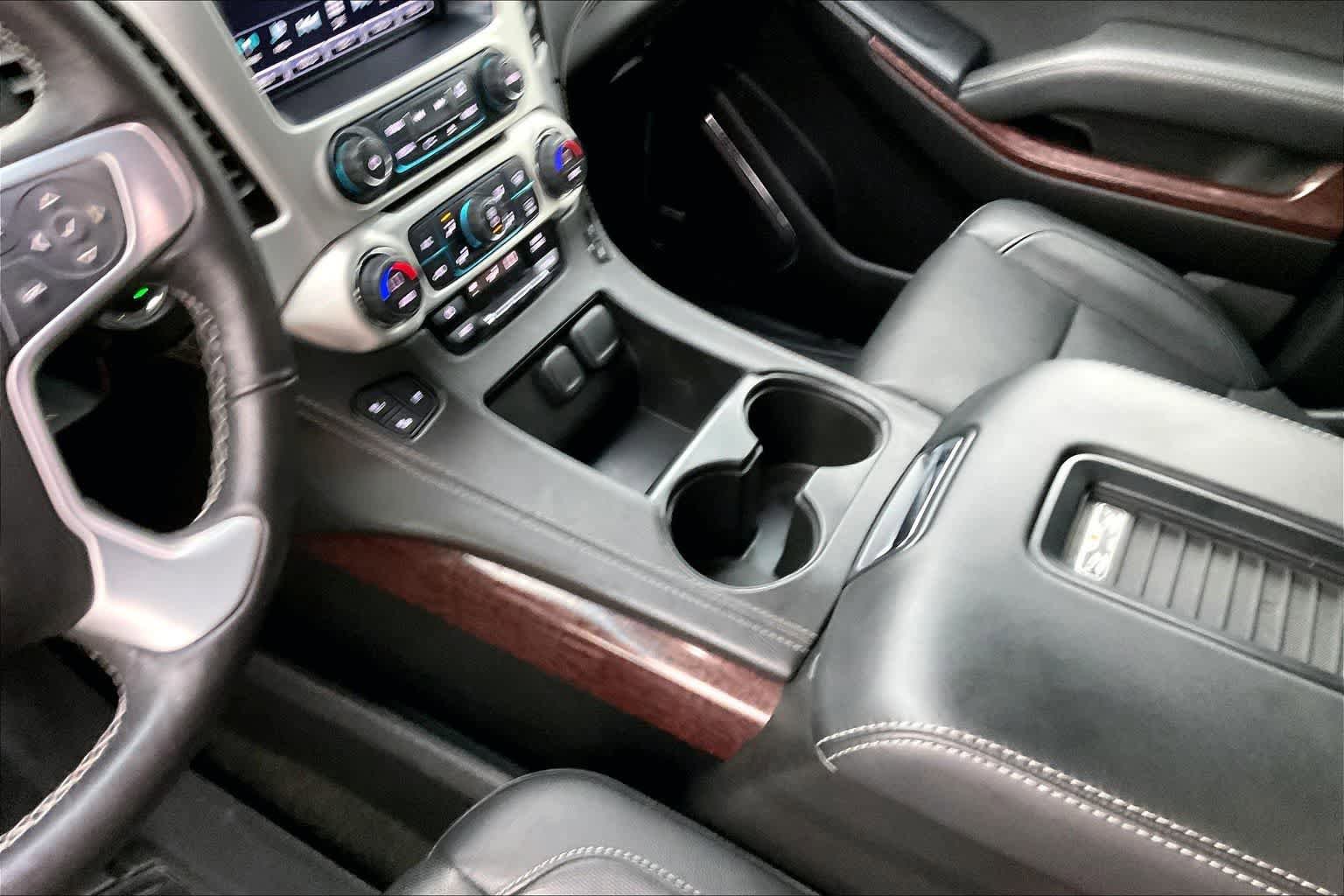 Used 2017 GMC Yukon SLT AWD/4WD image 14