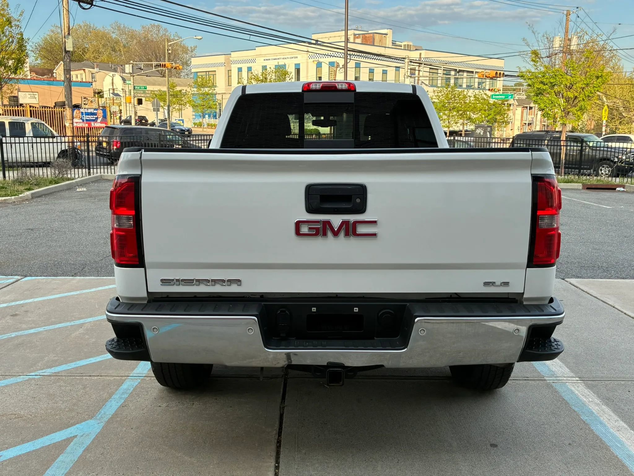 Used 2018 GMC Sierra 1500 SLE w/ SLE Value Package AWD/4WD image 5