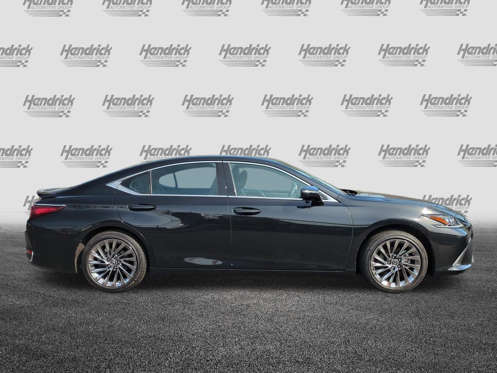 Used 2024 Lexus ES 300h w/ Technology Package image 11