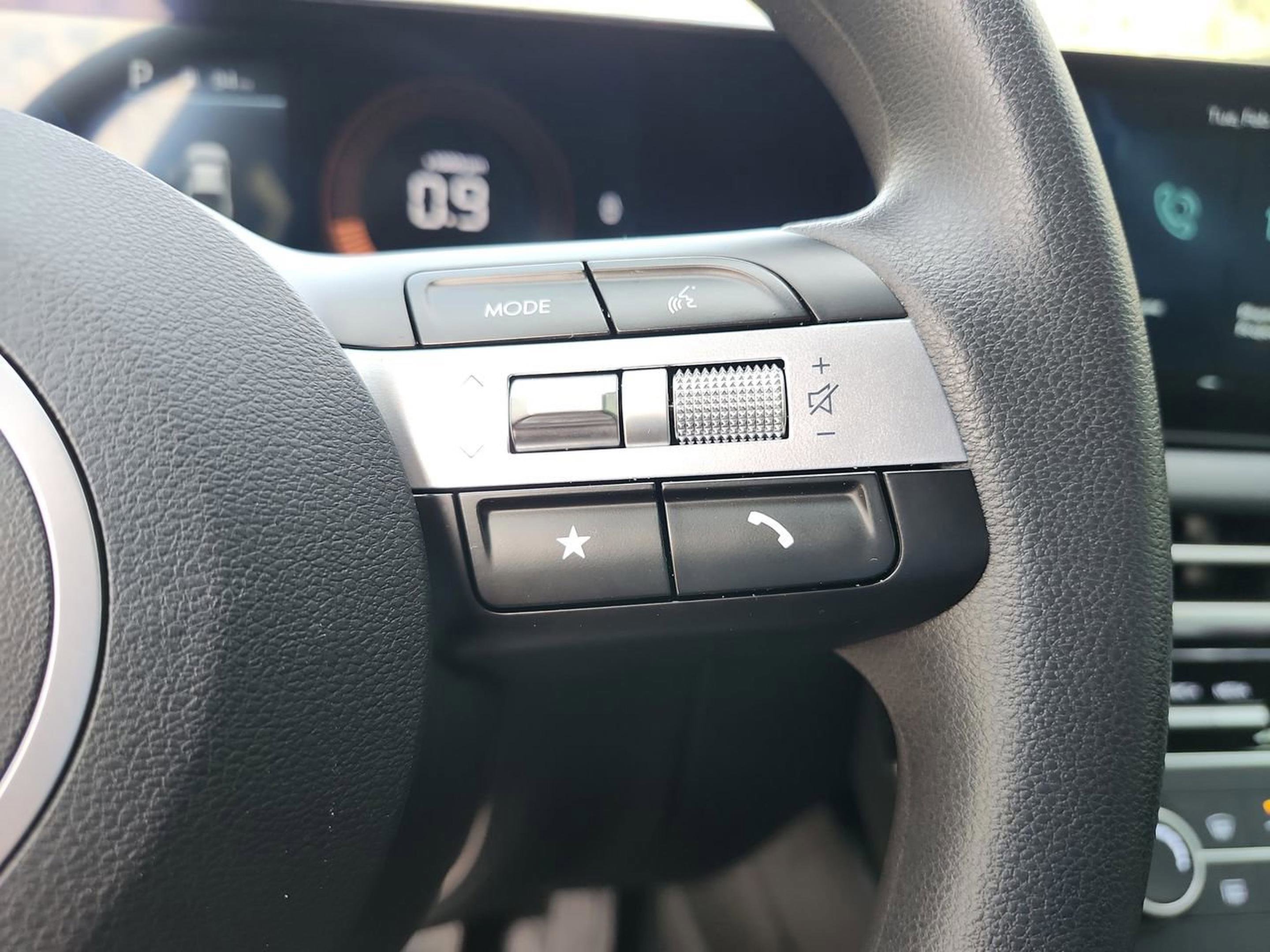 Certified 2025 Hyundai Santa Cruz SE image 26