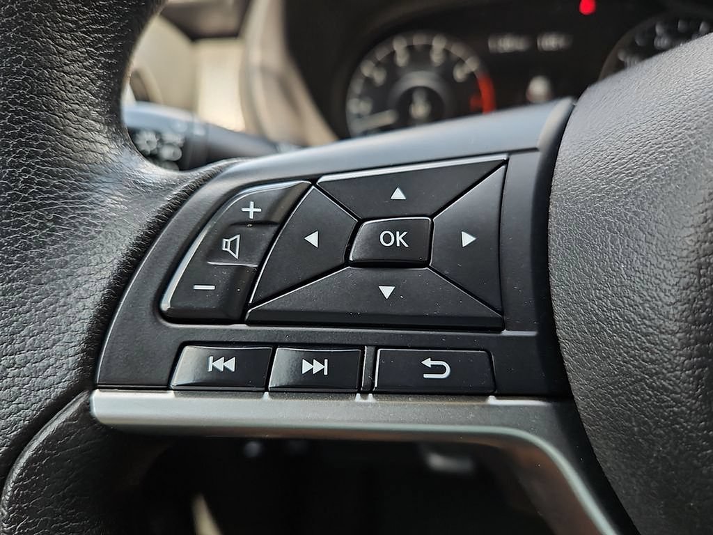 Used 2022 Nissan Kicks SV FWD image 29