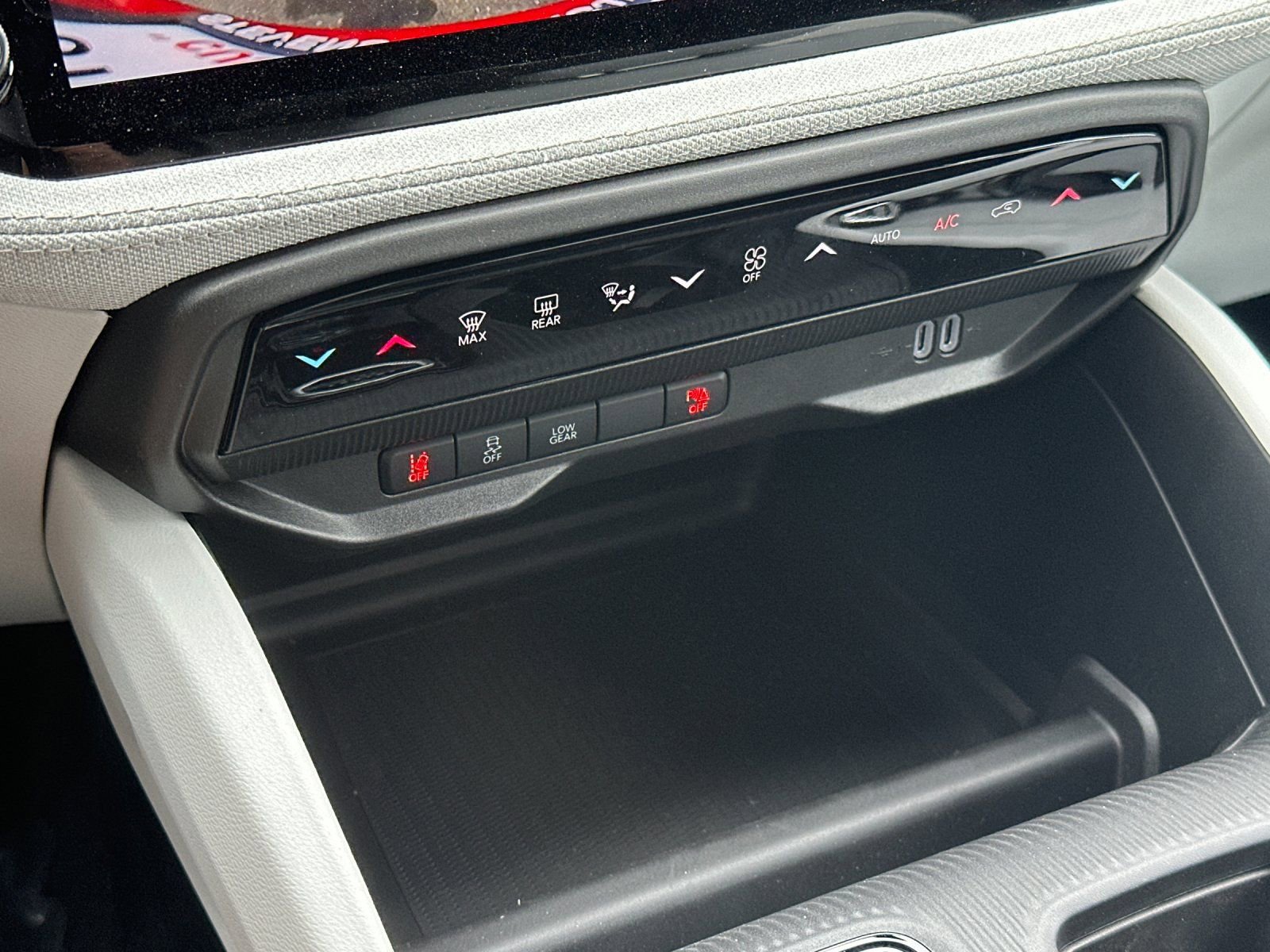 New 2026 Jeep Cherokee Laredo AWD/4WD image 19