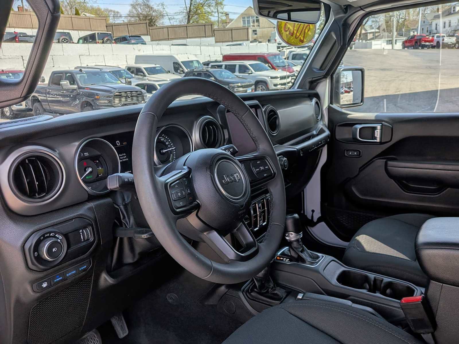 Certified 2023 Jeep Wrangler Unlimited w/ Sun & Screen Package AWD/4WD image 9