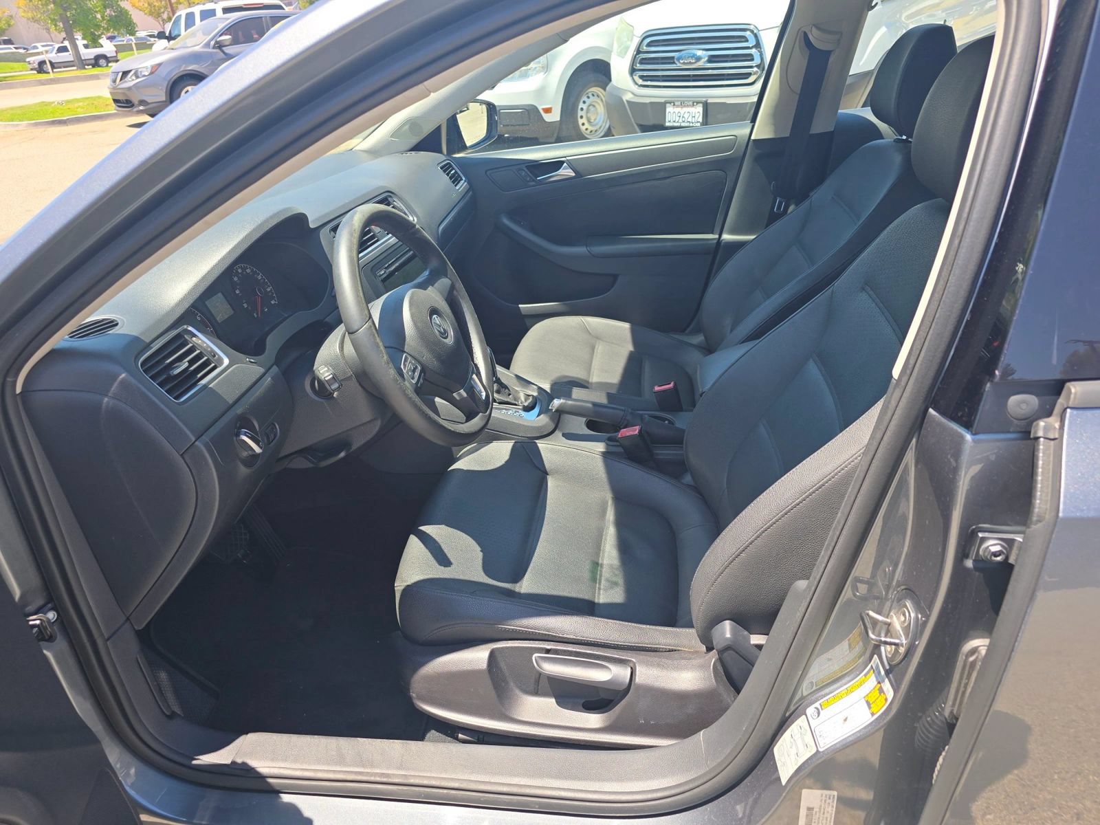 Used 2011 Volkswagen Jetta SE FWD image 10