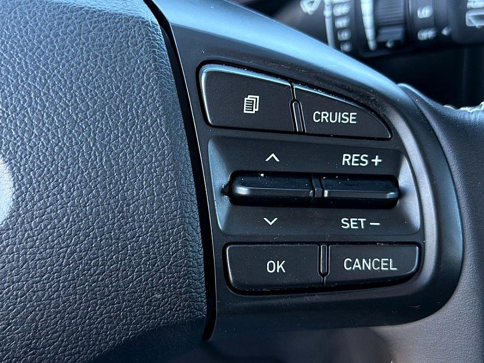 Used 2022 Hyundai Venue Limited w/ Cargo Package image 17